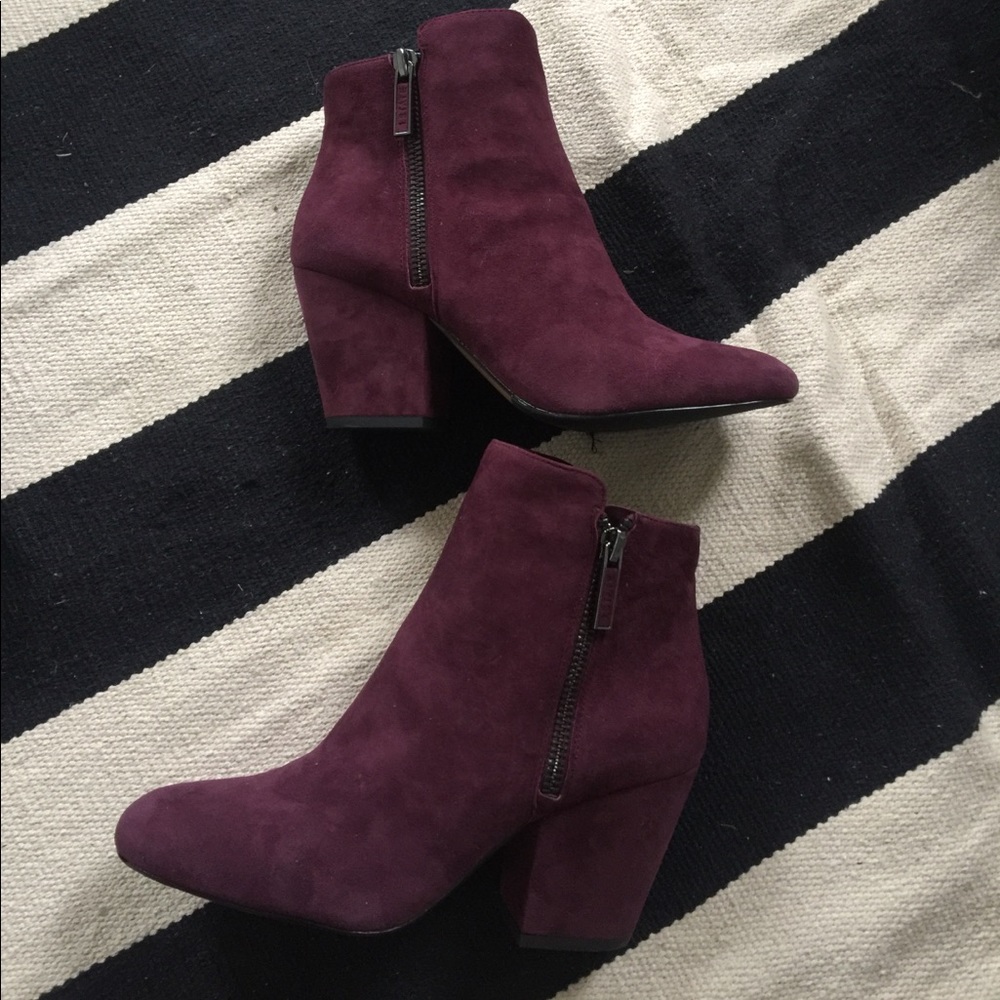 New Gorgeous 1State suede booties